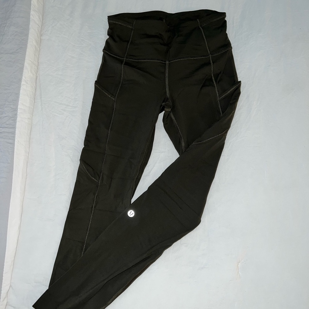 NEVER WORN FAST & FREE LULULEMON LEGGINGS